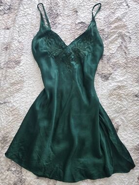Vintage Victoria’s Secret Gold Label 100% Silk Slip Dress Emerald Green Embroide